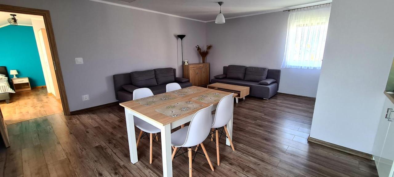Moris Pokoje Goscinne Łeba Buitenkant foto